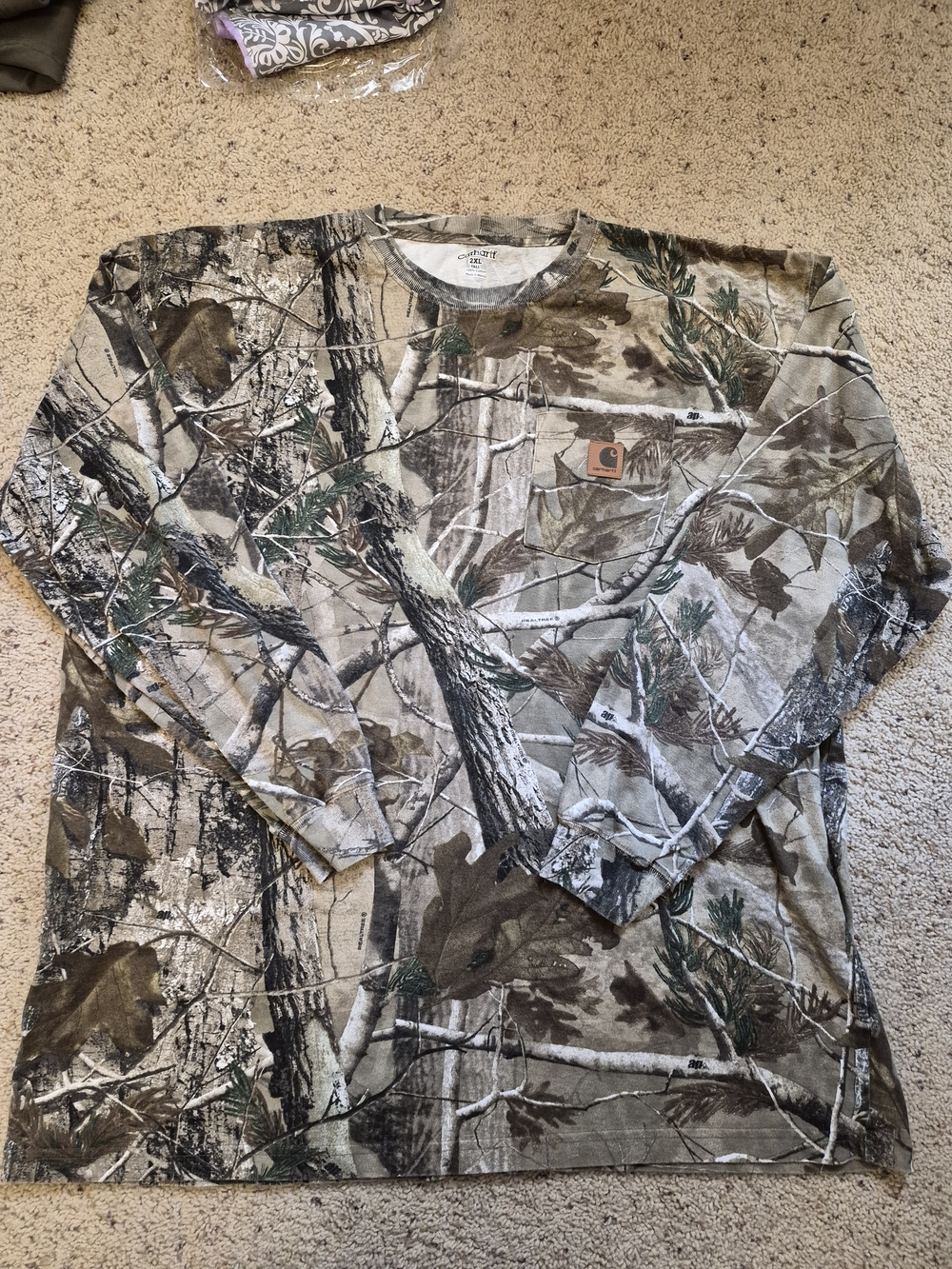Carhartt Men’s Realtree Camo Long-Sleeve Pocket Tee - Brown/Green/Gray